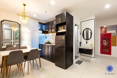两居室公寓 — NEW HOME APARTMENT, ELEVATOR, KITCHEN, WASHING vs DRYER, 800m TO AIRPORT